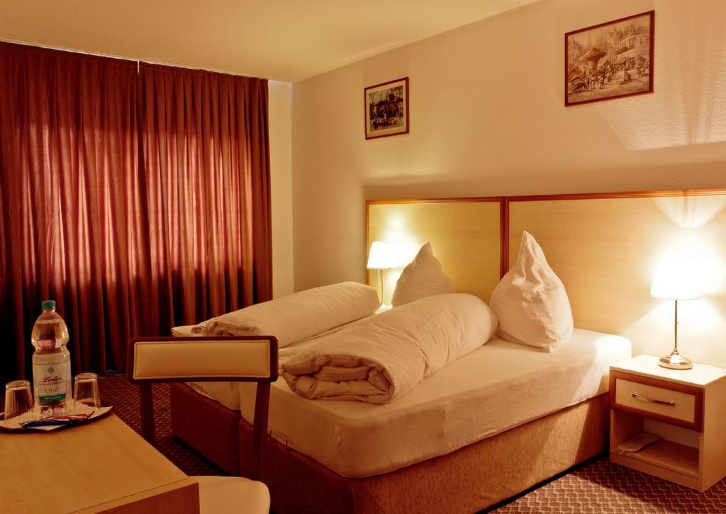 Hotel Ganita Weil Am Rhein Room photo